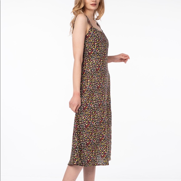 Midi Floral Printed Dress. Material Viscose. Comes in S, M, and L. - Picture 6 of 7